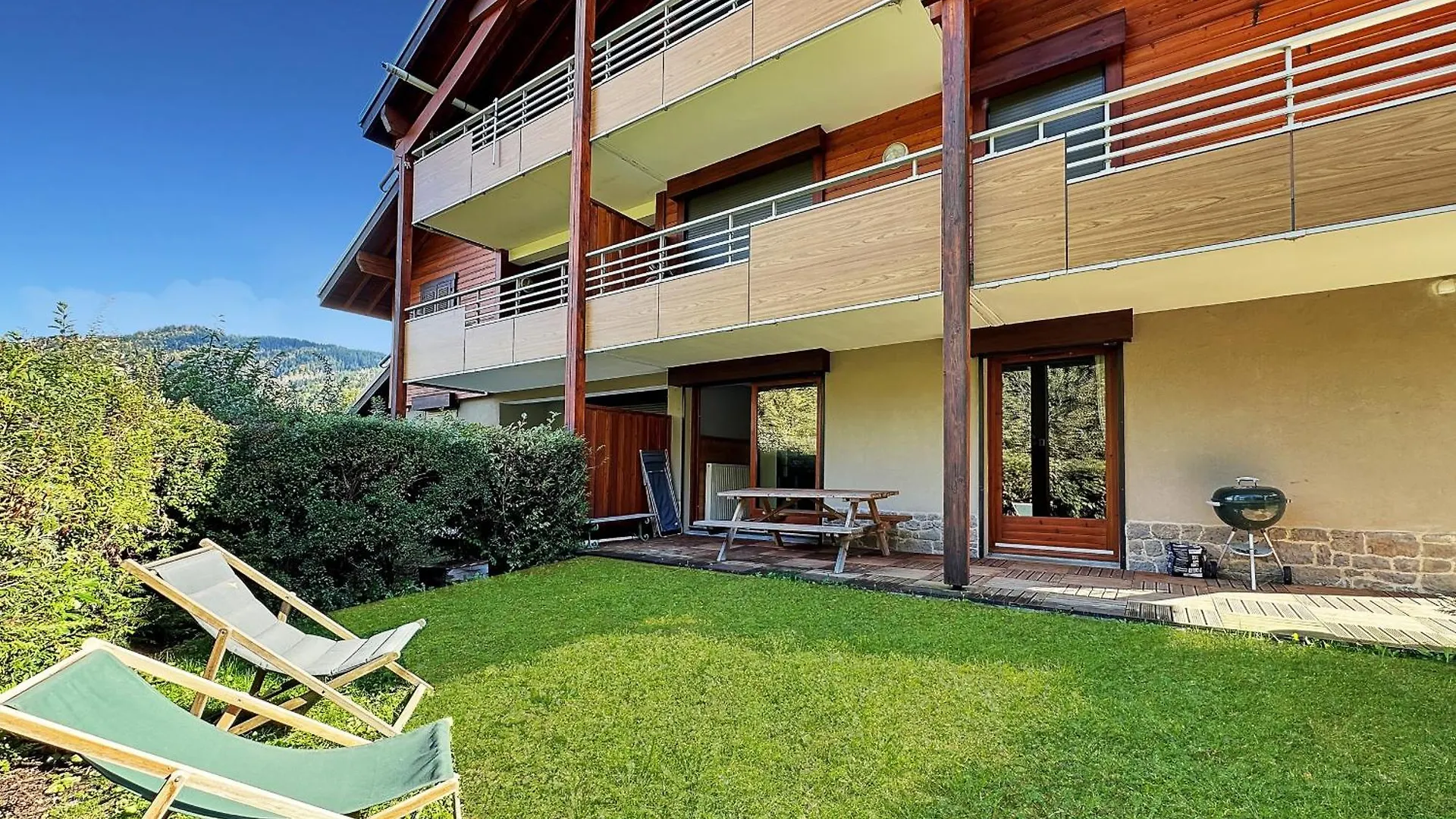 Apartment Hoc01 - Appartement 6 Personnes Proche Skibus Les Carroz d'Araches France